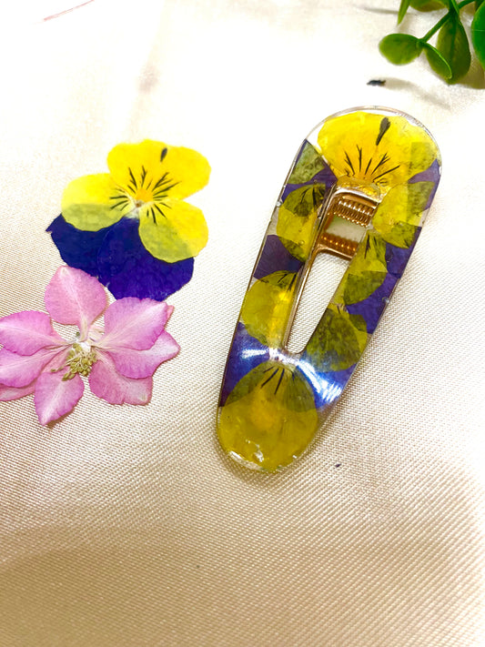 Barrette fleurie